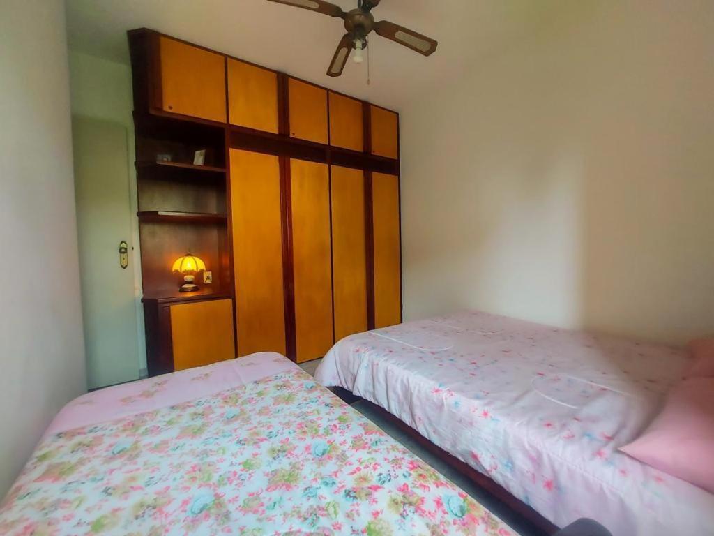 Apartamento Wembley Tenis - Toninhas - *
