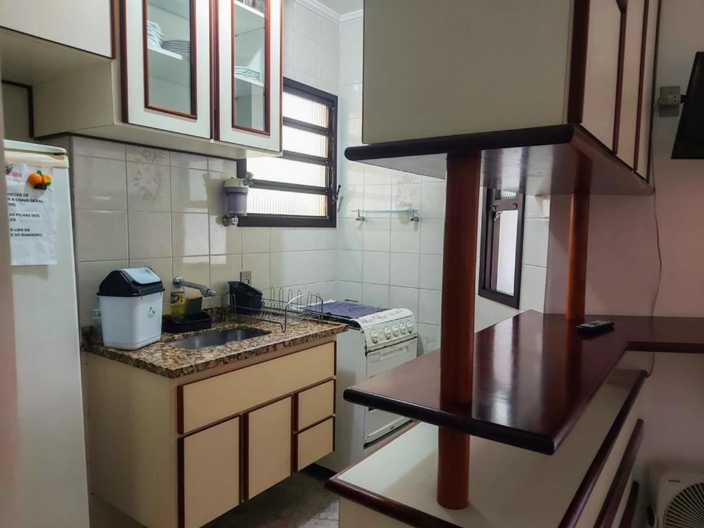 Apartamento Wembley Tenis - Toninhas - *